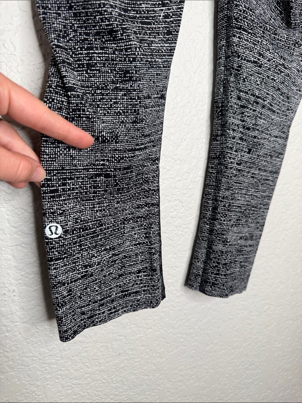Lululemon Fast & Free Crop II Nulux 19" Twillines Ice Grey Black Size 6 - Picture 5 of 6